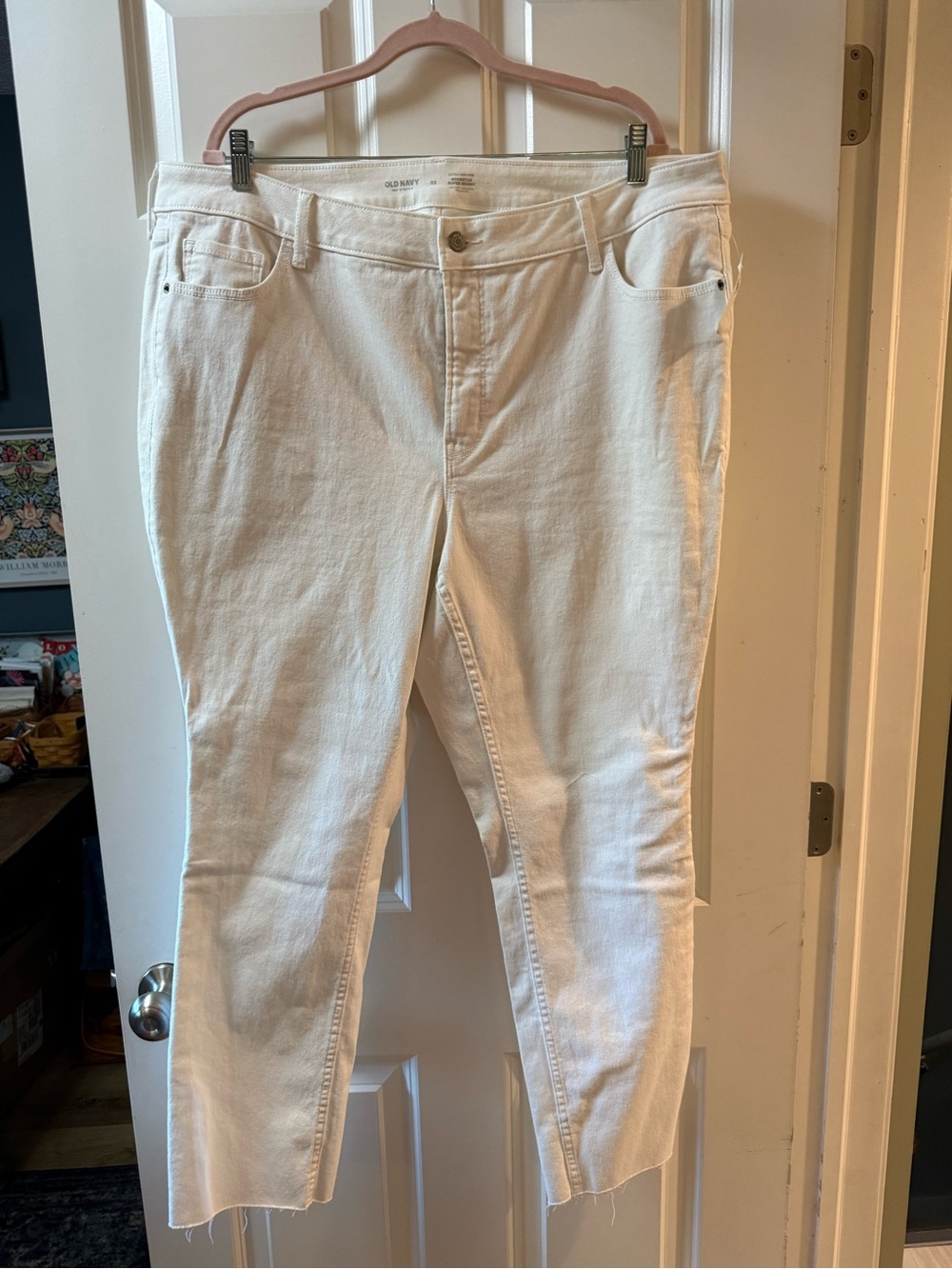 Old Navy White Cropped Slim Ankle Jeans